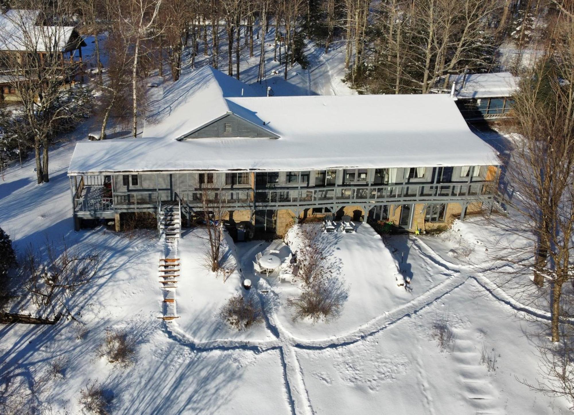 Le Lodge Du Lac Saint-Faustin Экстерьер фото